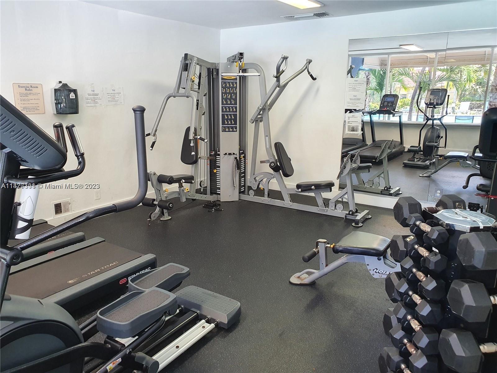 YOLANDA VILLAS CONDO - Residential