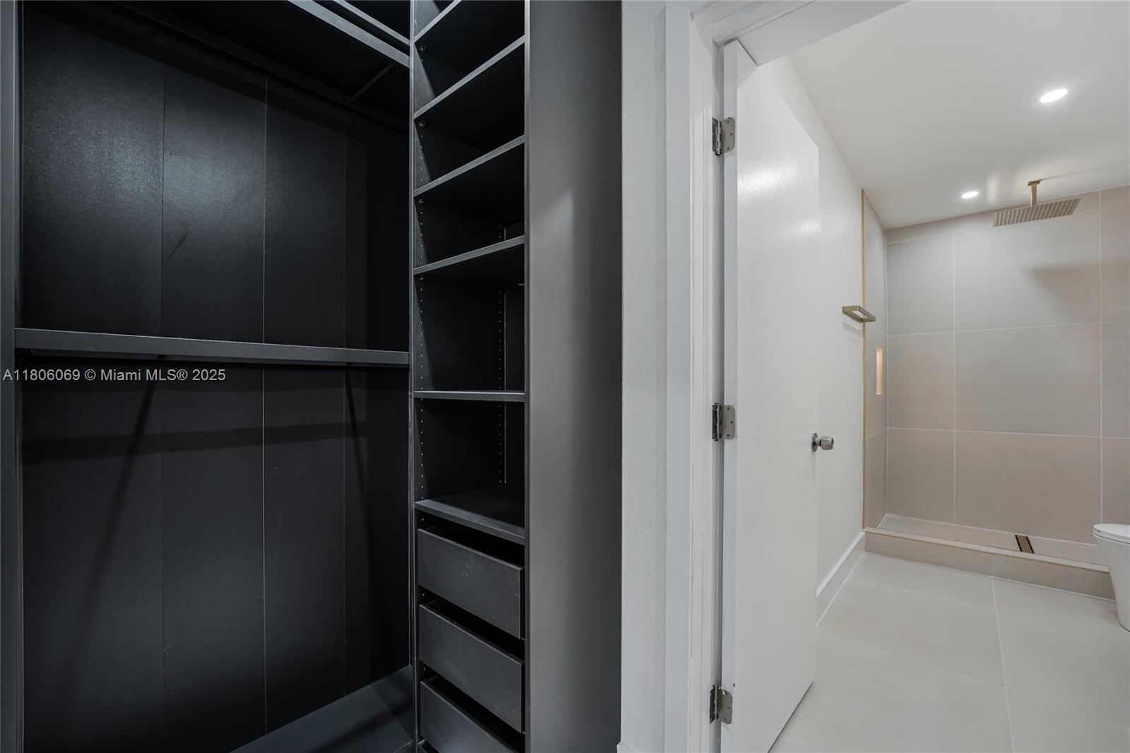 DURHAM VILLAGE - Residential Lease