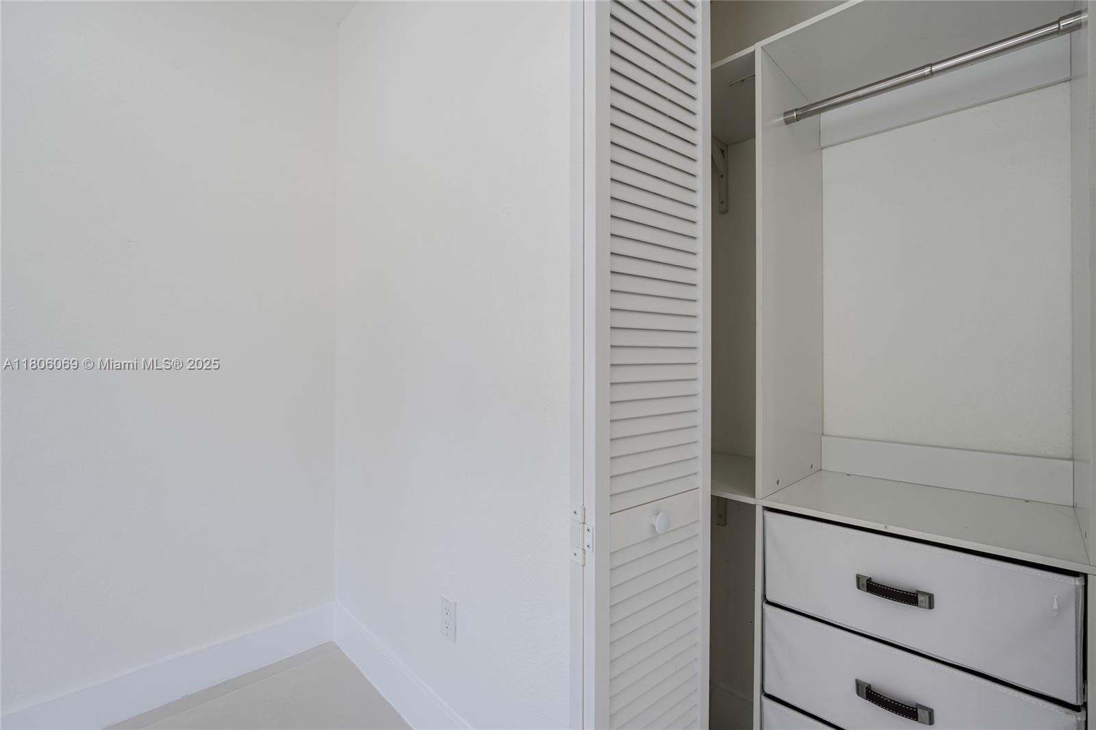 DURHAM VILLAGE - Residential Lease