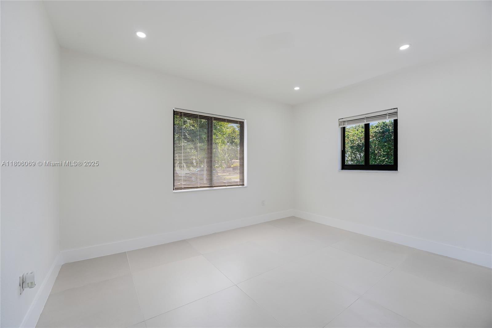 DURHAM VILLAGE - Residential Lease