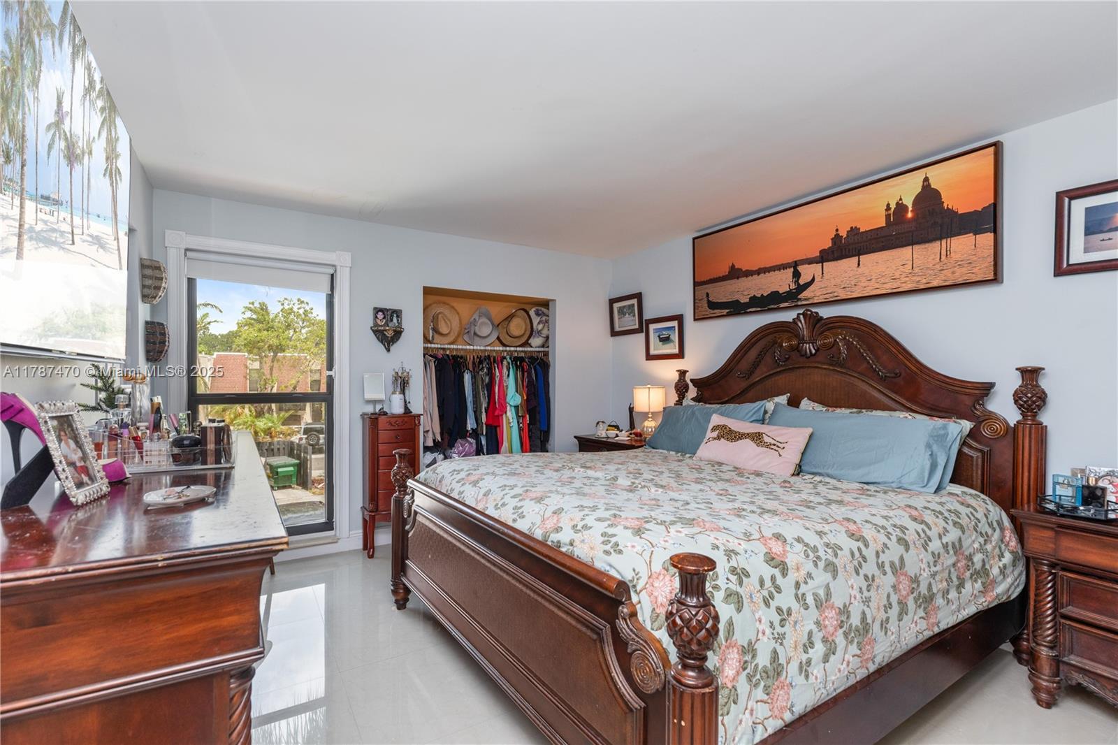 WESTVIEW CONDOMINIUM NOONE - Residential