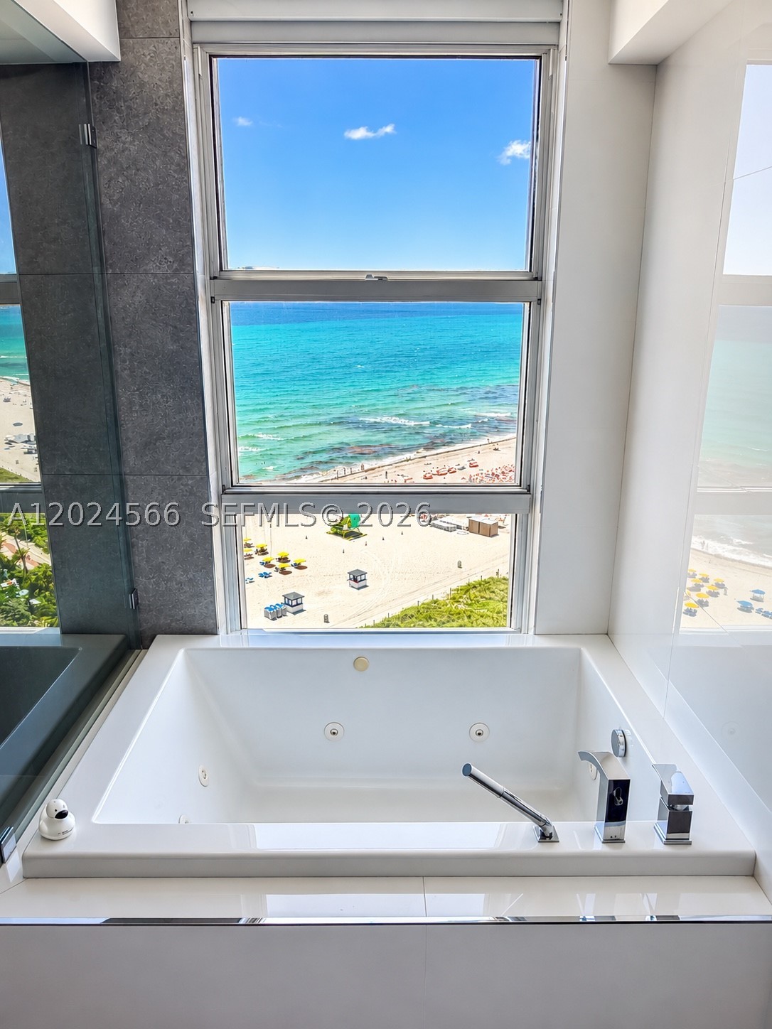 LA TOUR CONDO - Residential