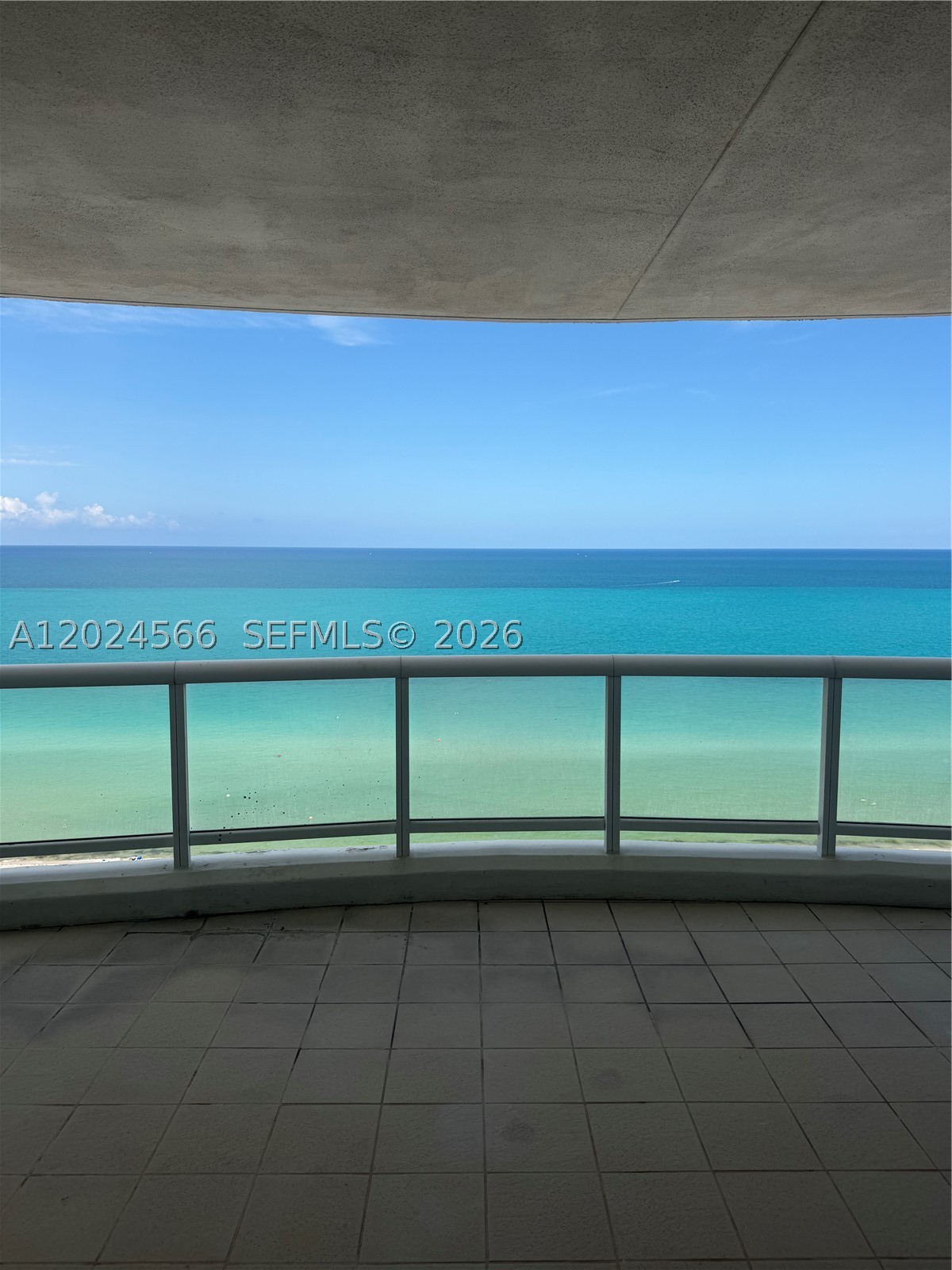 LA TOUR CONDO - Residential