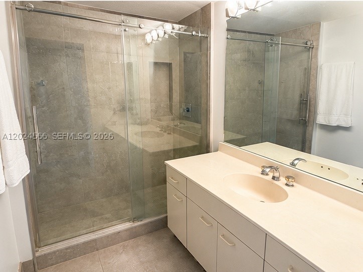 LA TOUR CONDO - Residential