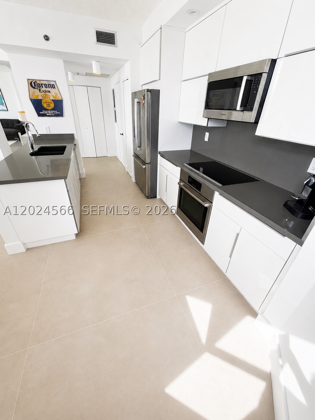 LA TOUR CONDO - Residential