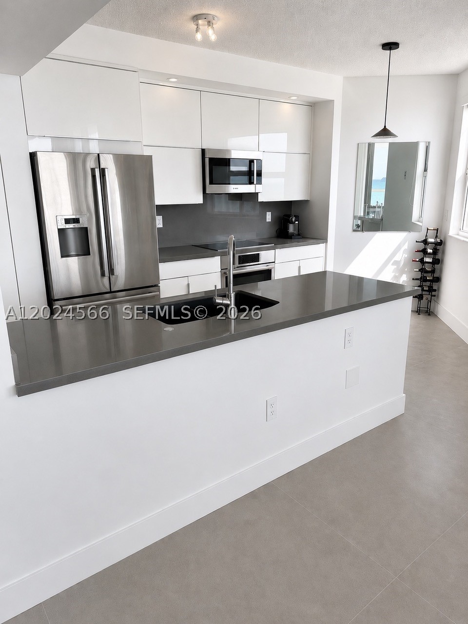 LA TOUR CONDO - Residential