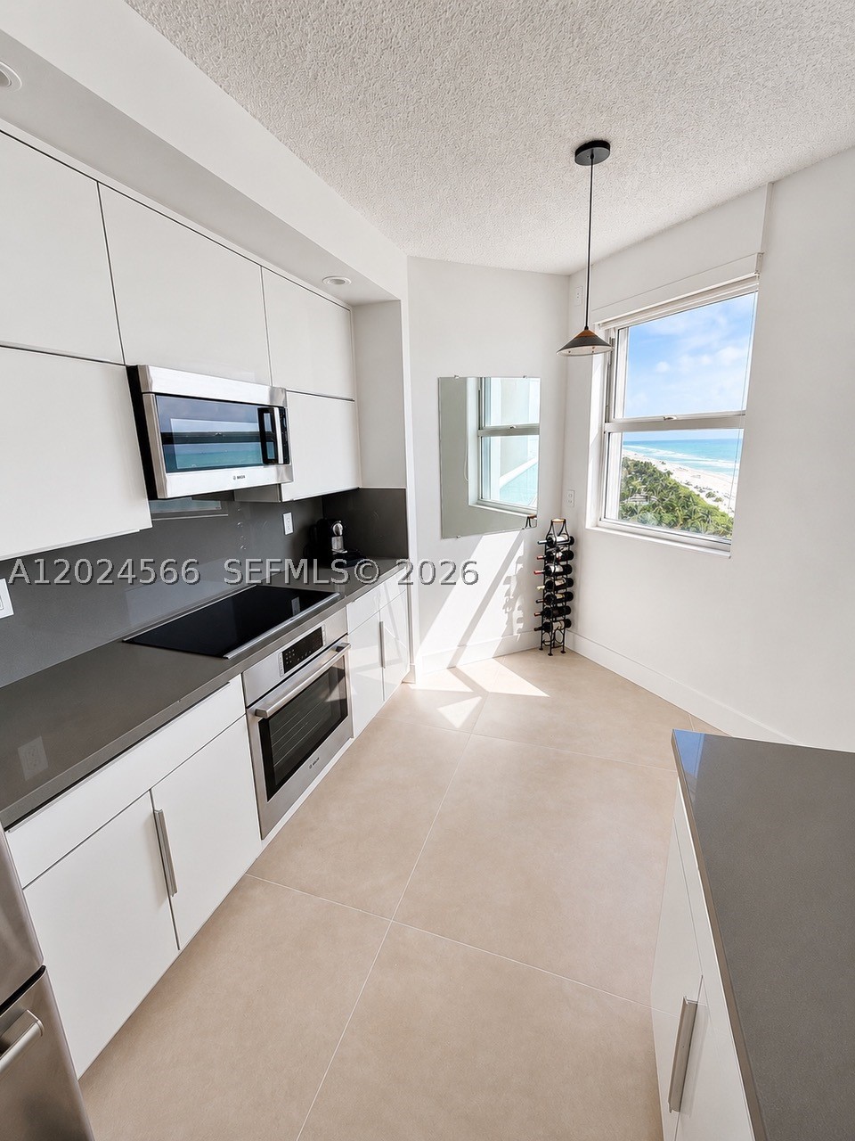 LA TOUR CONDO - Residential