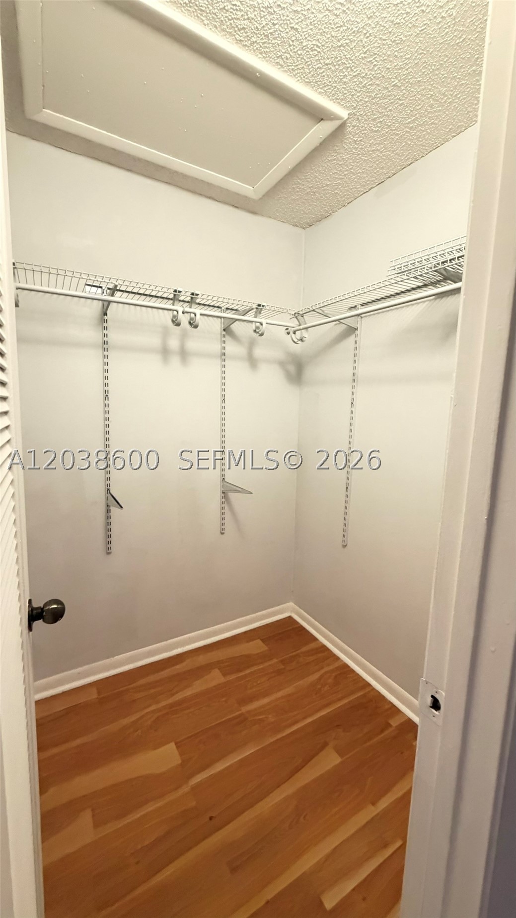 SUMMER LAKE CONDO - Residential