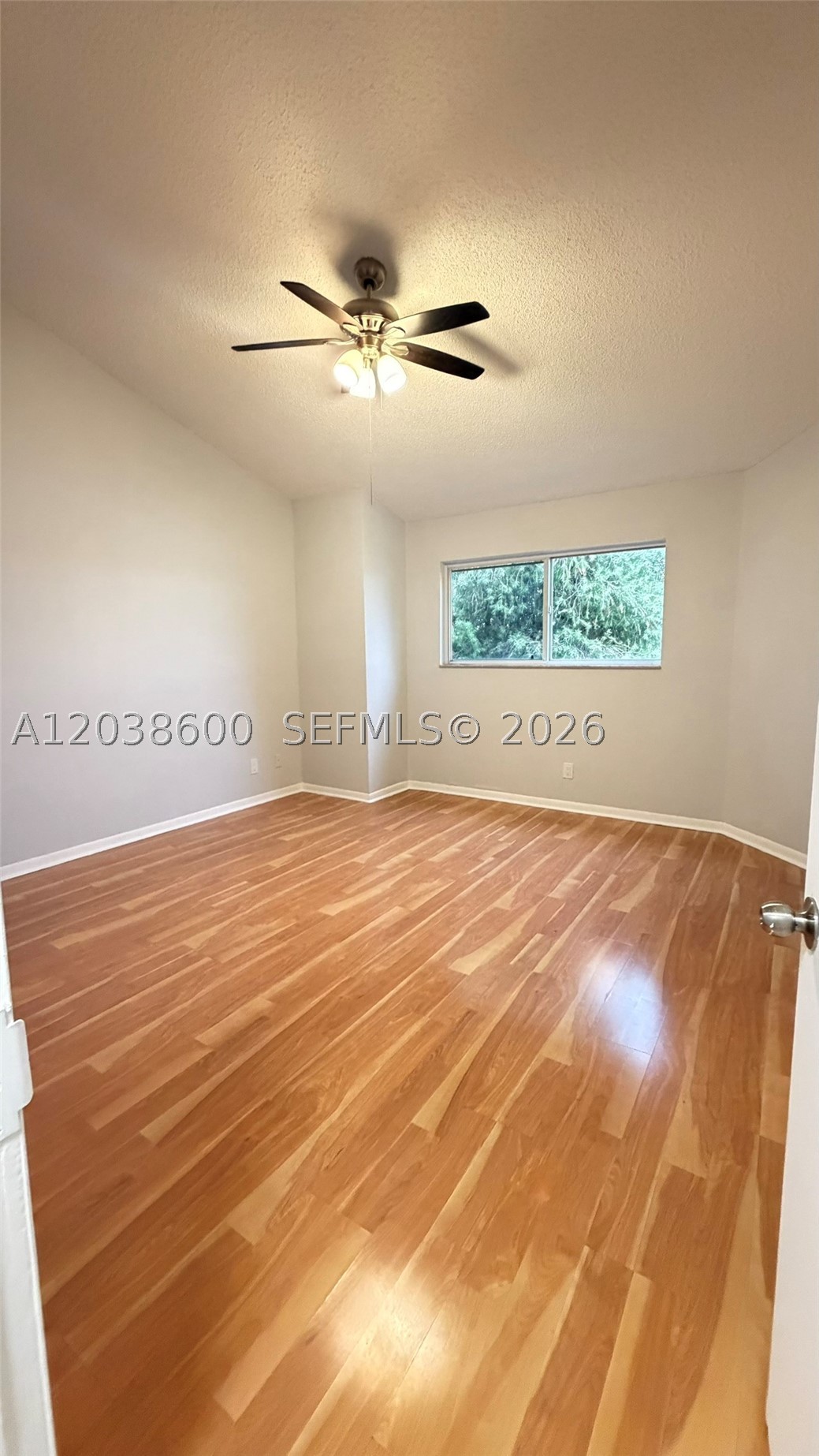 SUMMER LAKE CONDO - Residential