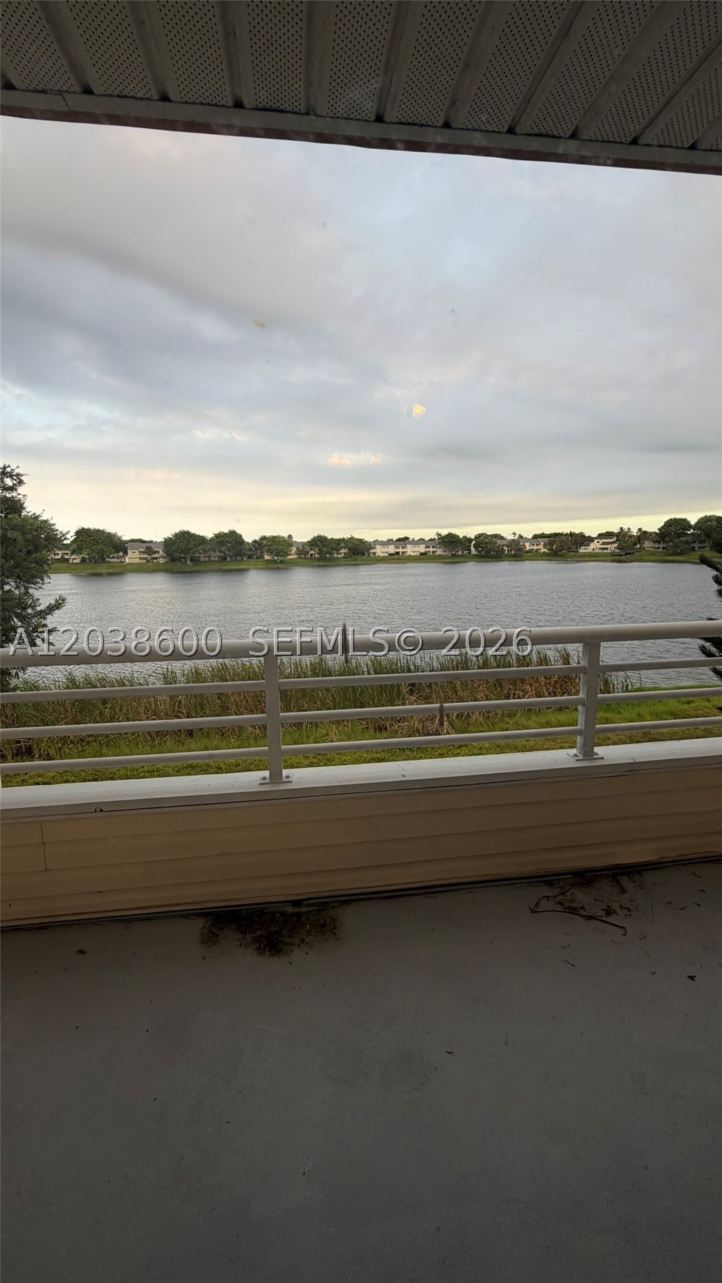 SUMMER LAKE CONDO - Residential