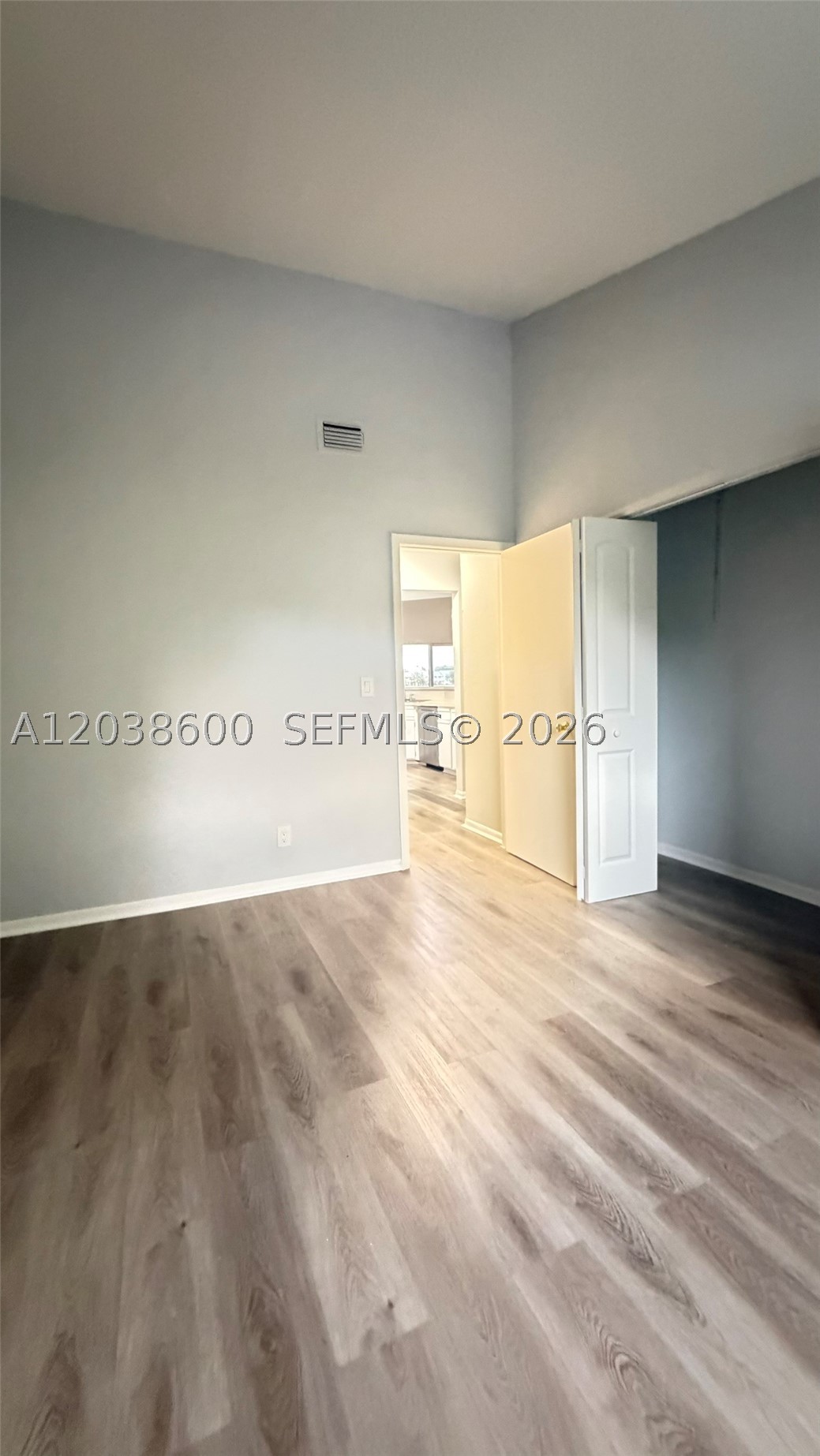 SUMMER LAKE CONDO - Residential