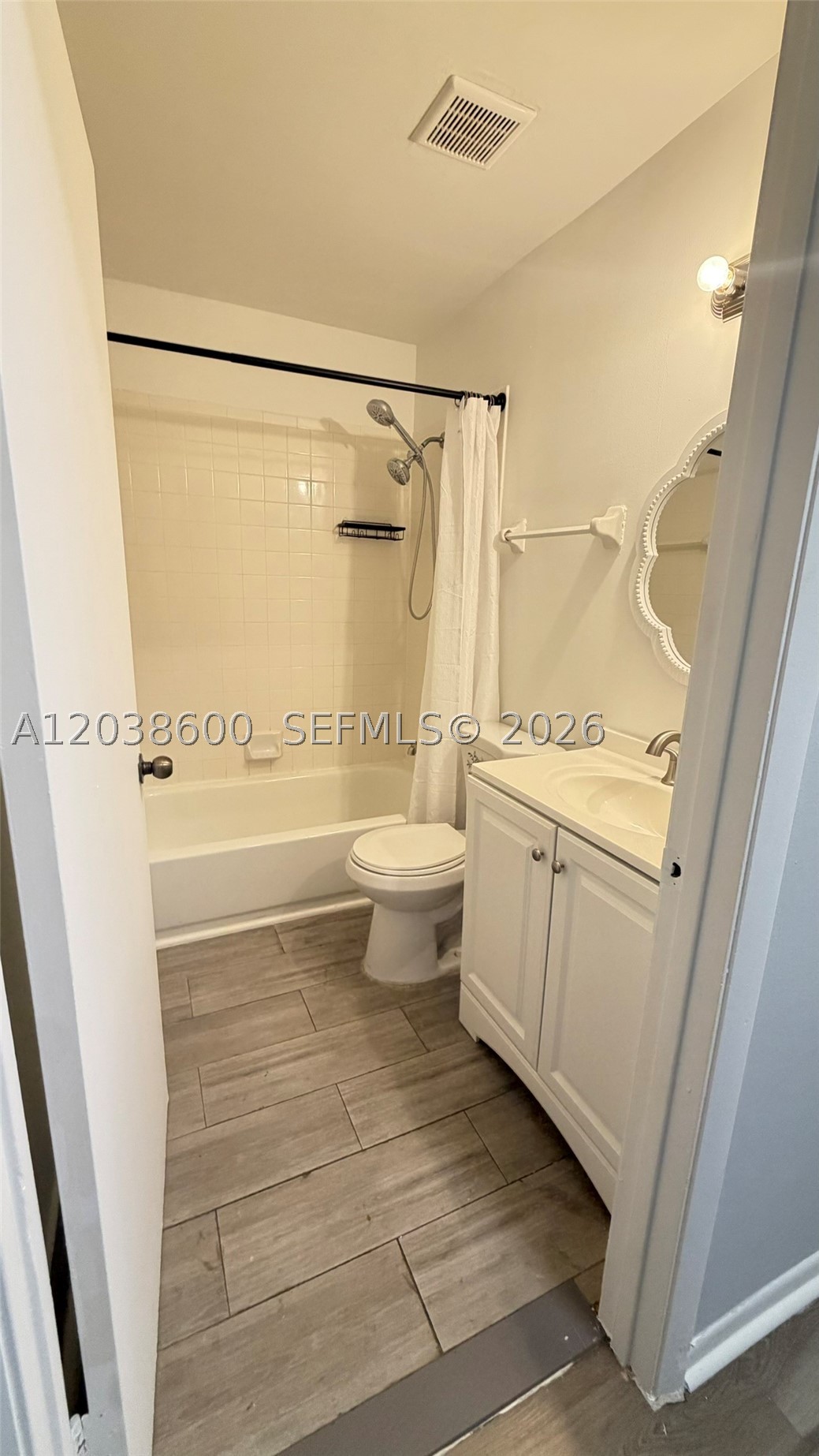 SUMMER LAKE CONDO - Residential