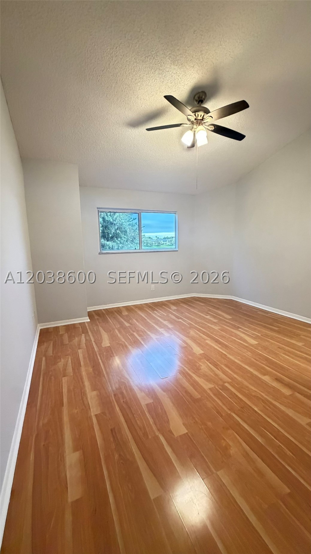 SUMMER LAKE CONDO - Residential