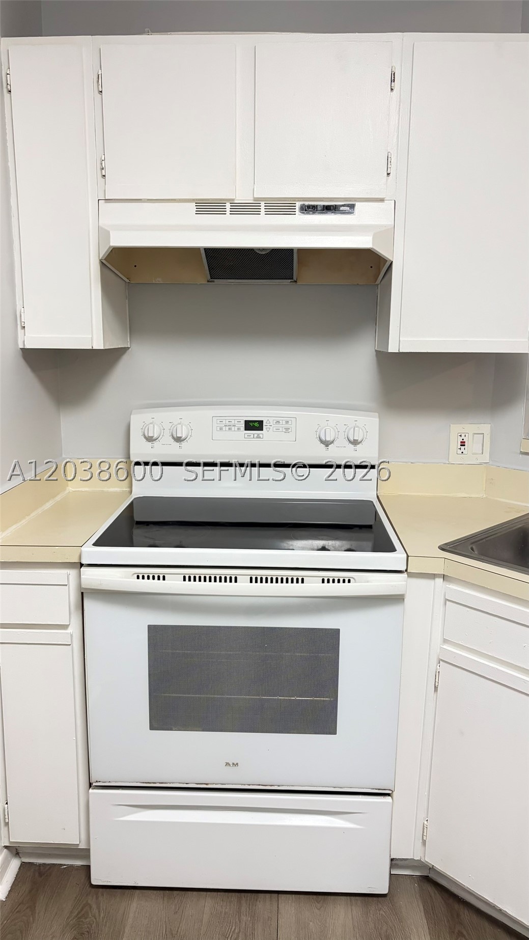 SUMMER LAKE CONDO - Residential