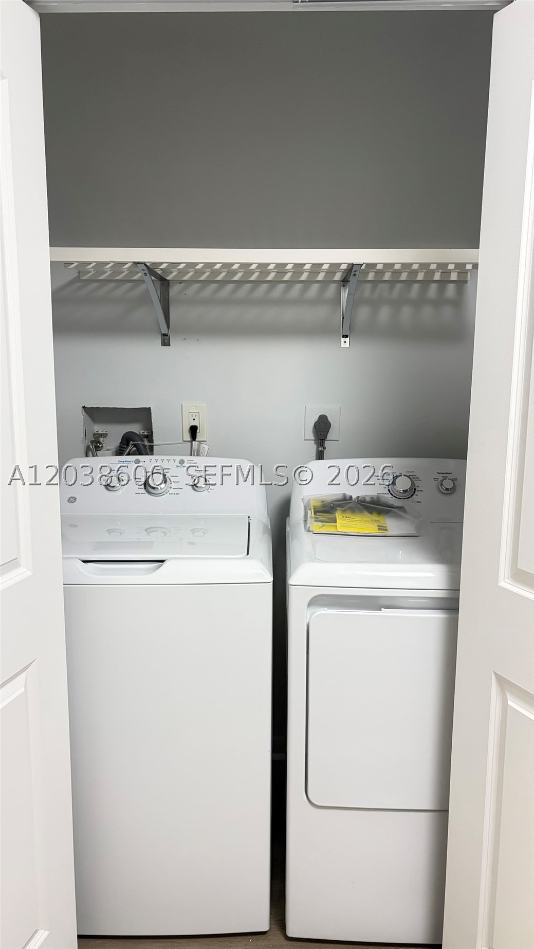 SUMMER LAKE CONDO - Residential