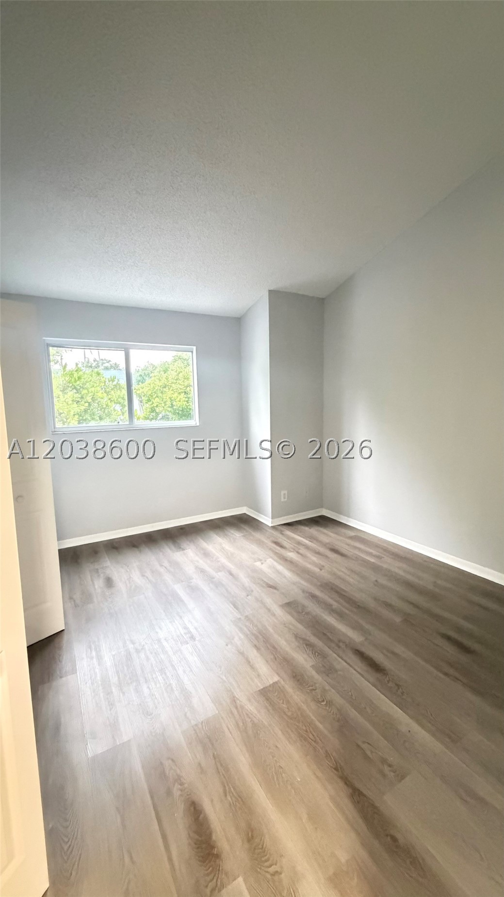 SUMMER LAKE CONDO - Residential