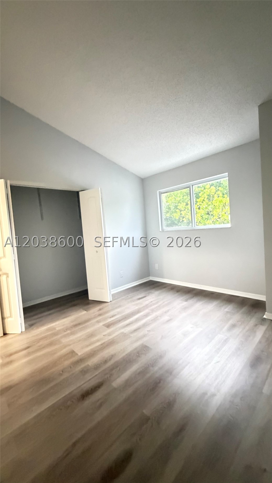 SUMMER LAKE CONDO - Residential