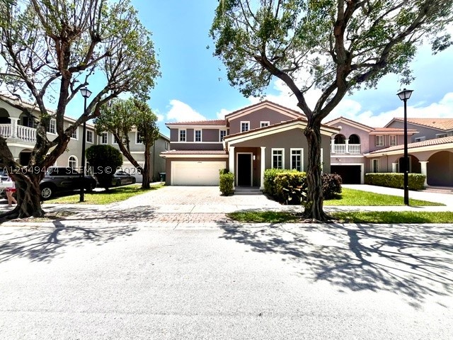 Gorgeous single family, recently remodeled and freshly painted, luxury kitchen with three rows of cabinets, new ac unit downstairs, backyard with room to build a pool and a barbecue area offering spectacular views of the lake and the sunset. This 3,100 sq living area under AC bring a bedroom downstairs with full bathroom ideal for guest, huge master suite, you can fit your super King size bed + sofa +personal desk with lake view. Ful crown moldings in all areas, laundry room, doble garage. NO CDD, Hoa includes internet, cable, security patrol, gym with clubhouse with resort pool style. Easy to show! vacant! ready to go