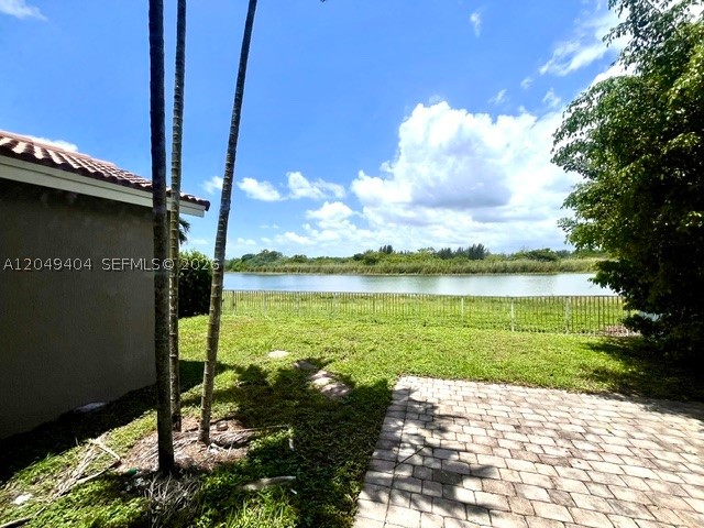 MANDARIN LAKES - Residential