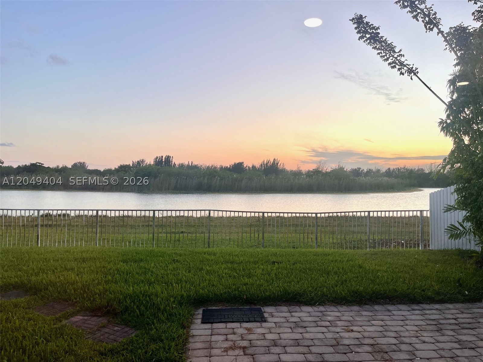 MANDARIN LAKES - Residential