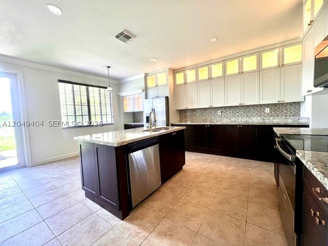 MANDARIN LAKES - Residential