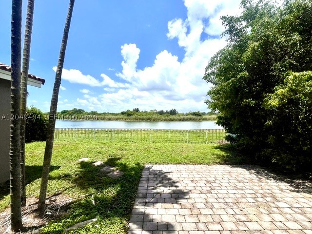MANDARIN LAKES - Residential