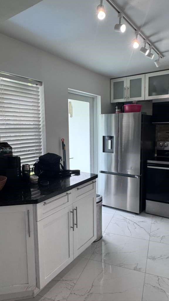 ROLLING GREEN CONDO A - Residential