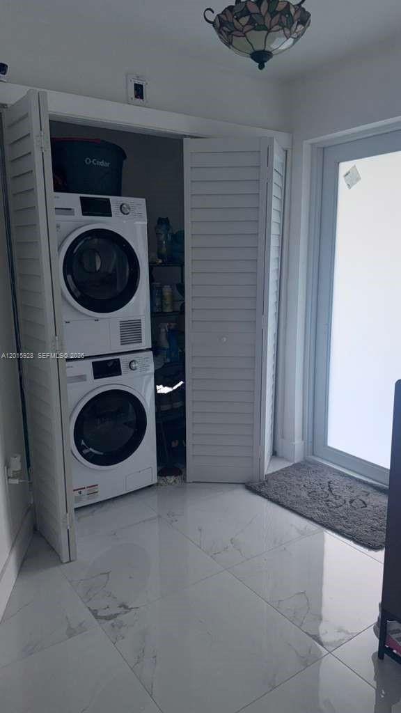 ROLLING GREEN CONDO A - Residential