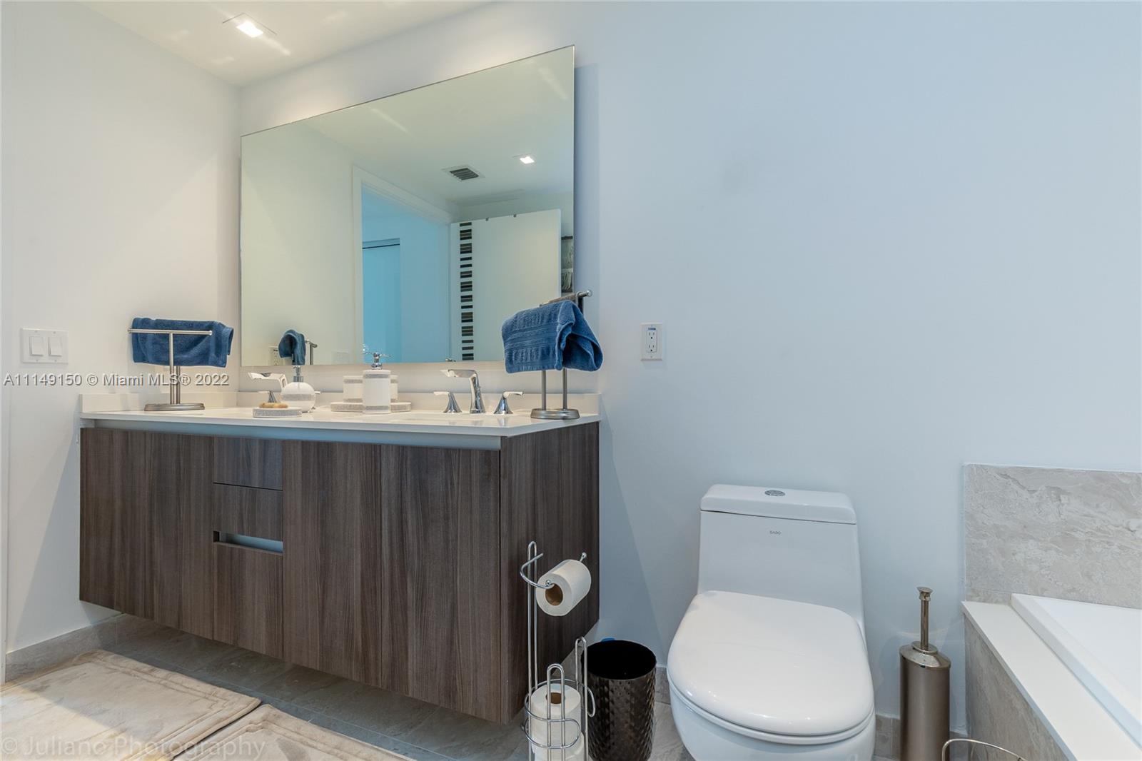 ARIA ON THE BAY CONDO - Residential Lease