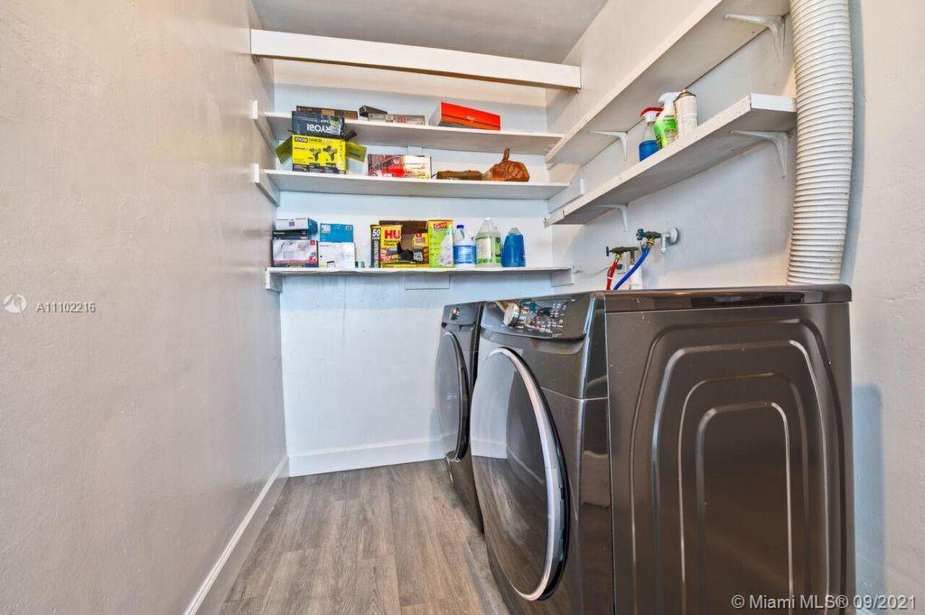 HOLLYWOOD HILLS - Residential Lease