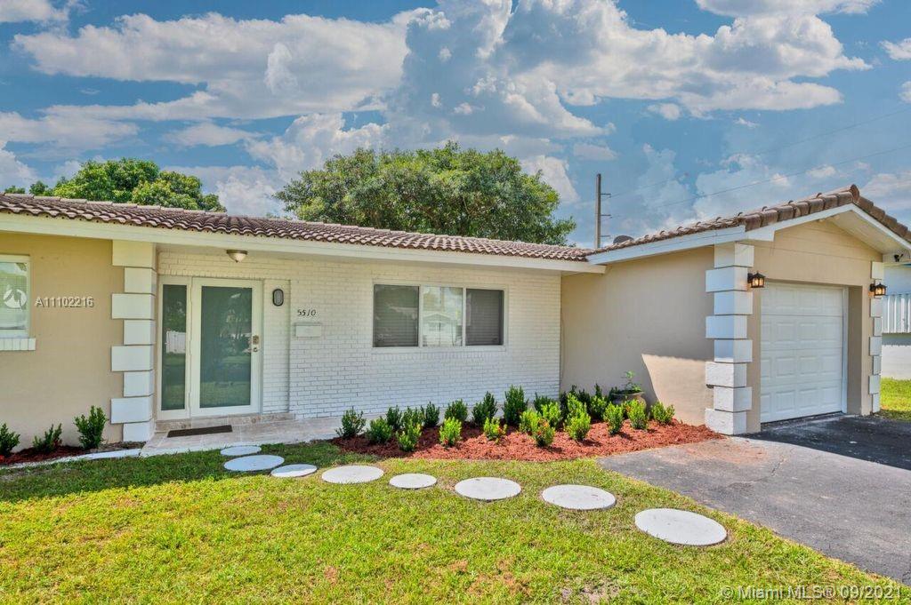 HOLLYWOOD HILLS - Residential Lease