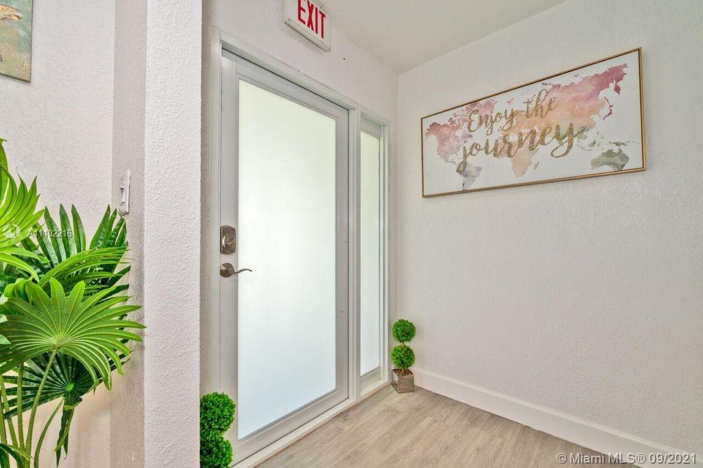 HOLLYWOOD HILLS - Residential Lease
