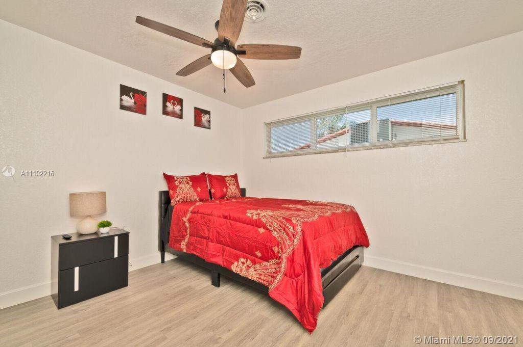 HOLLYWOOD HILLS - Residential Lease