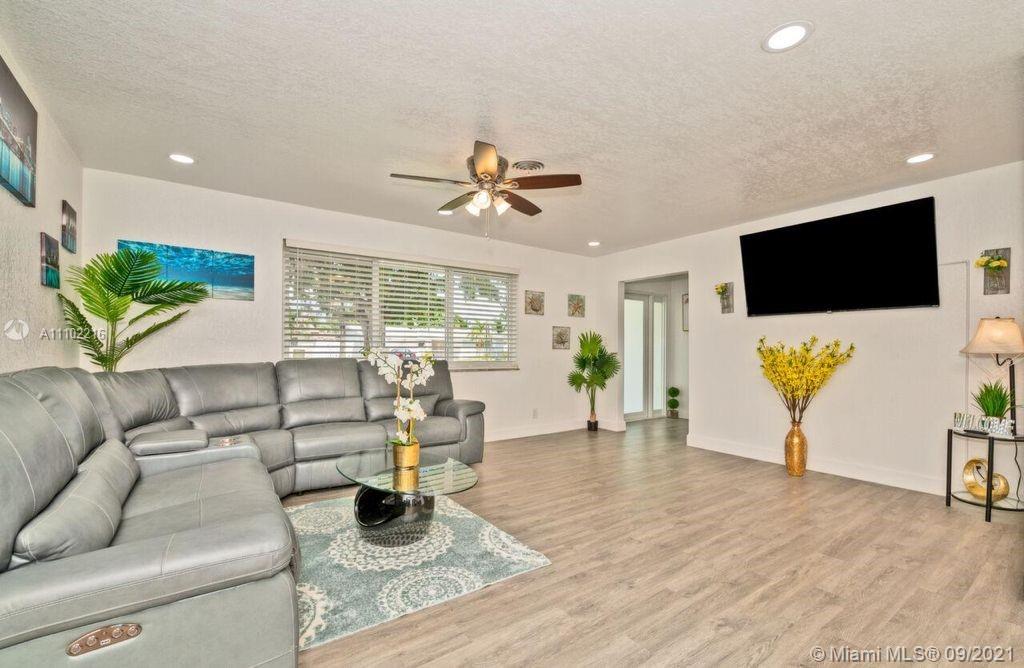 HOLLYWOOD HILLS - Residential Lease