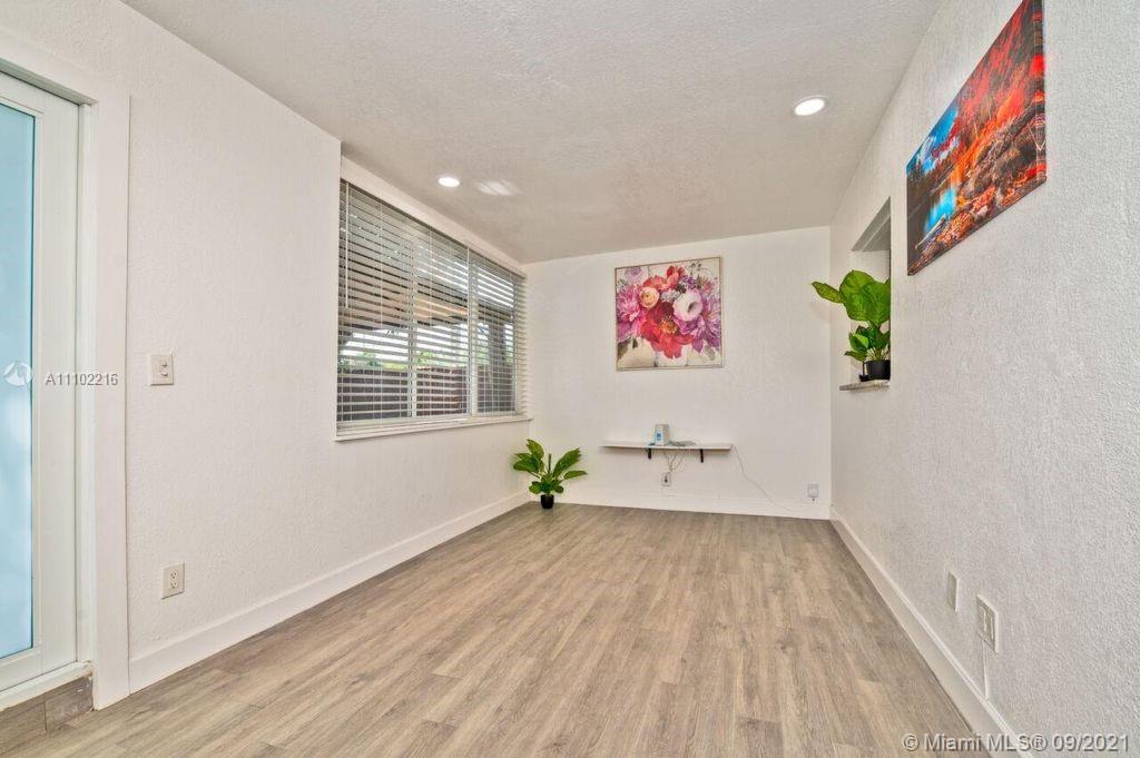 HOLLYWOOD HILLS - Residential Lease