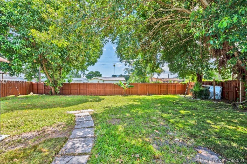 HOLLYWOOD HILLS - Residential Lease