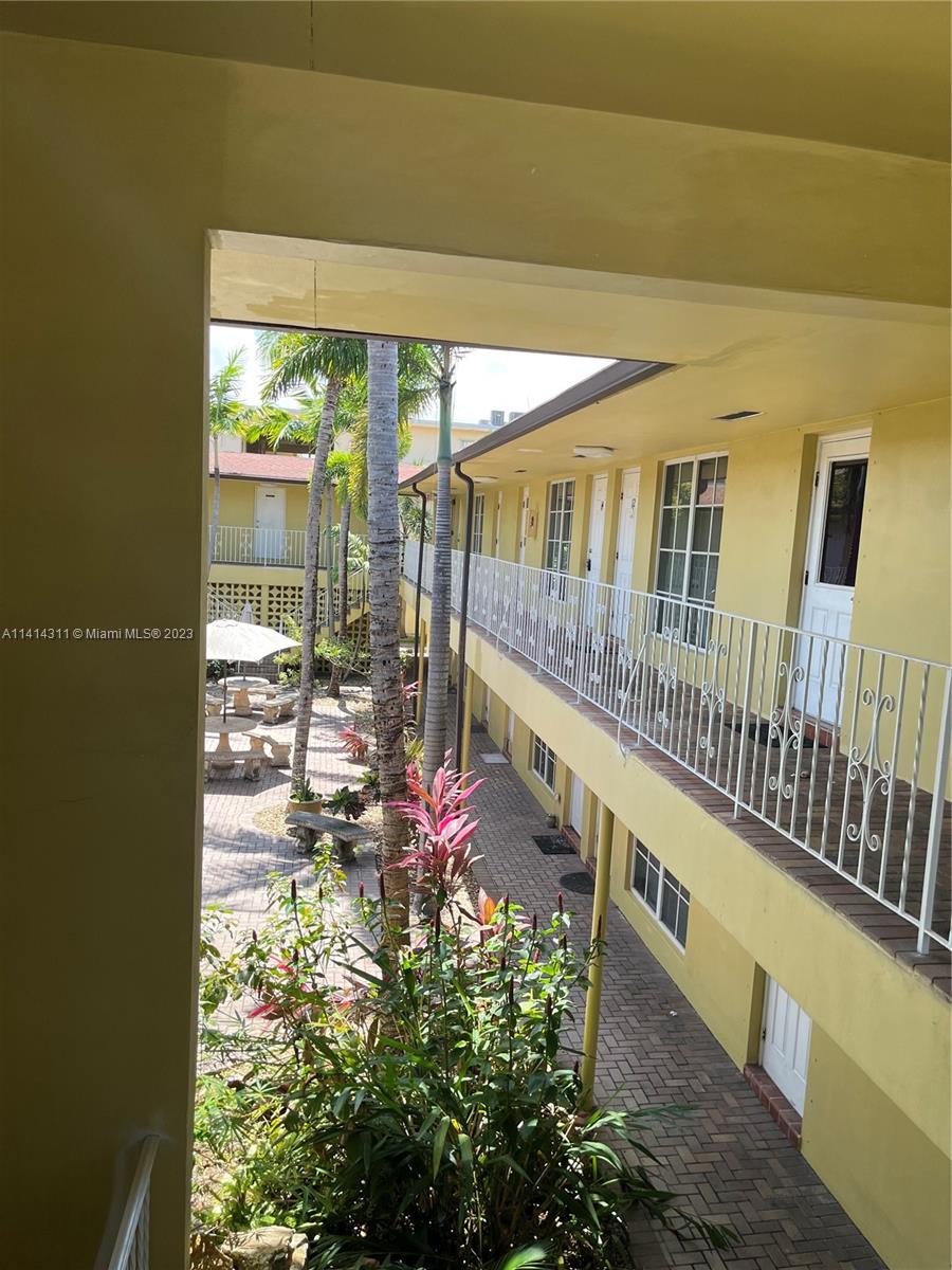 BEACH GARDEN CONDO - Residential Lease