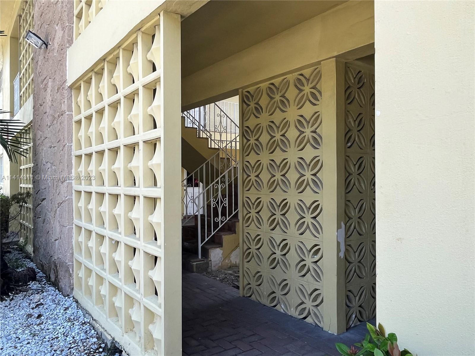 BEACH GARDEN CONDO - Residential Lease