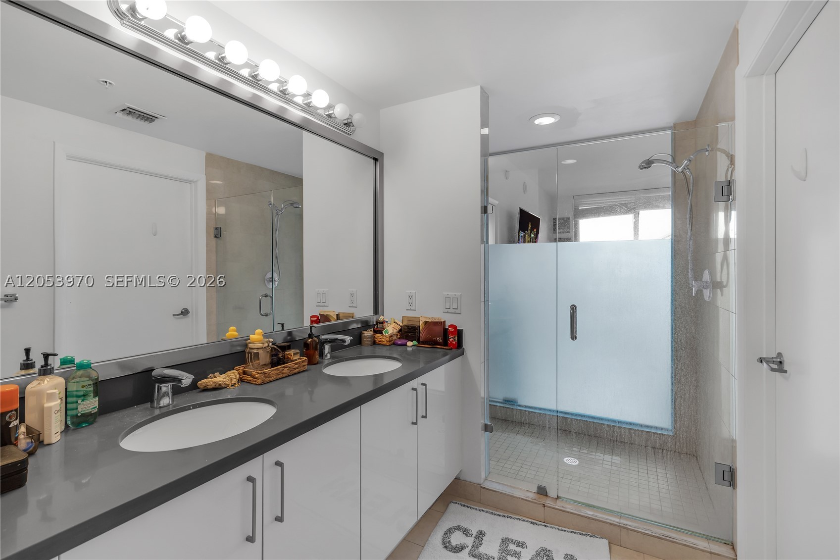 IVY CONDO - Residential Lease