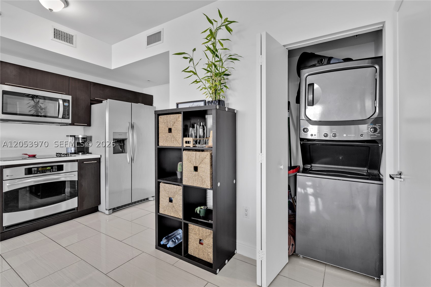 IVY CONDO - Residential Lease