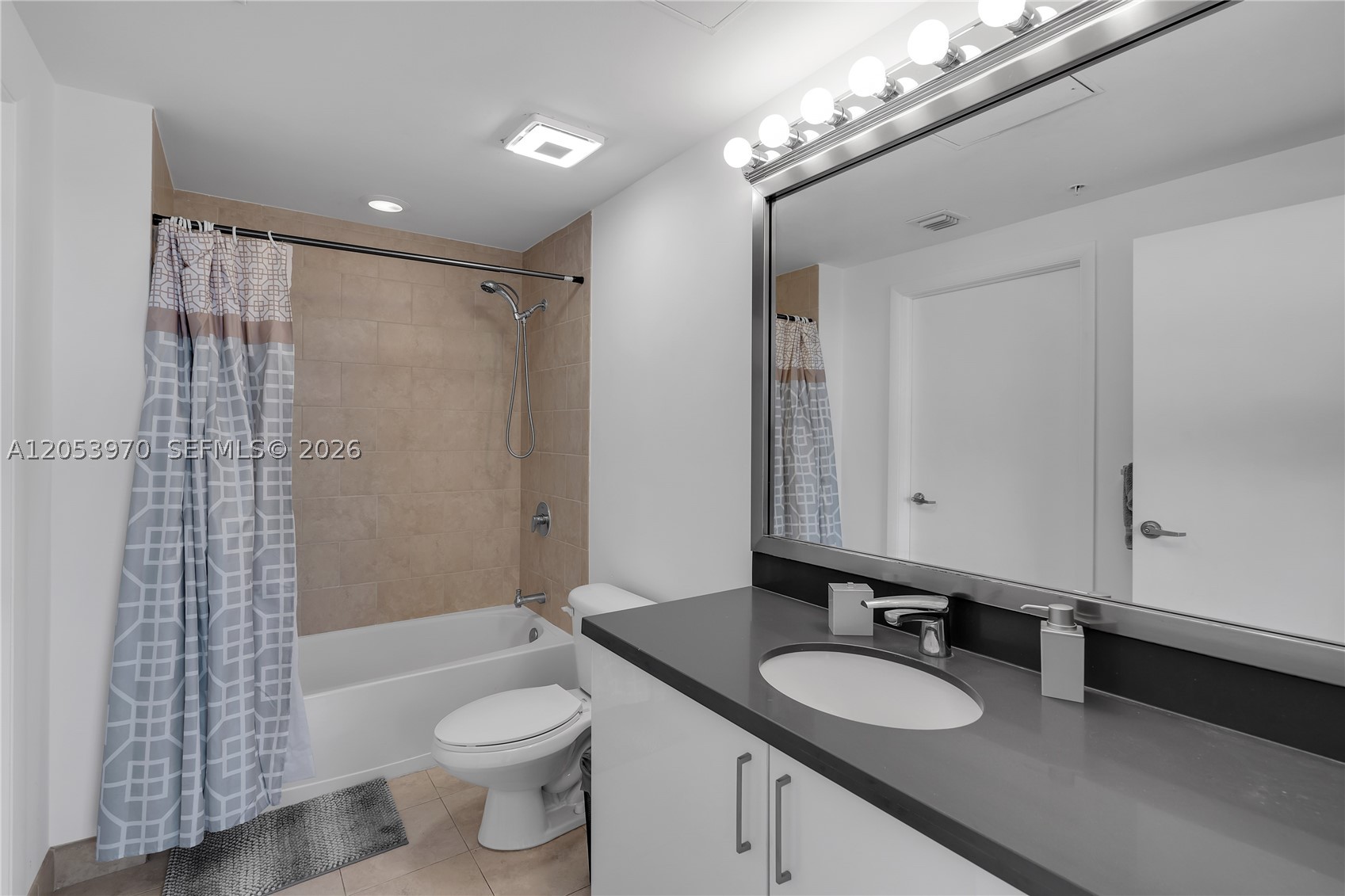 IVY CONDO - Residential Lease