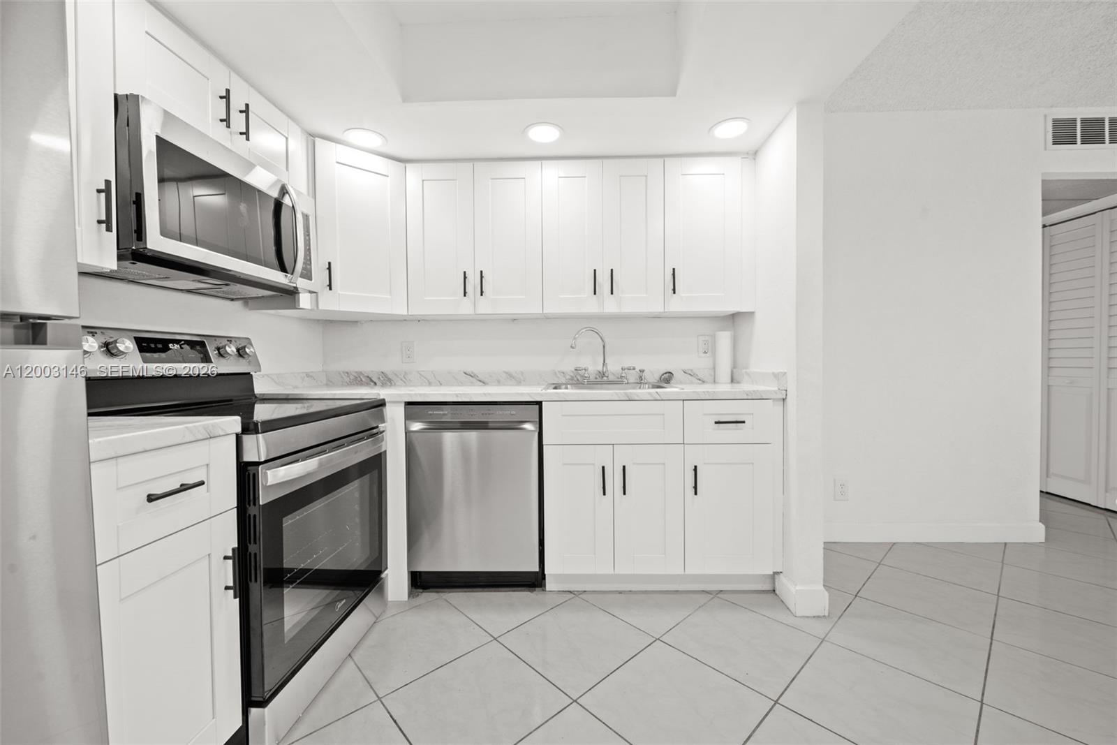 KINGS POINT TUSCANY B THRU - Residential