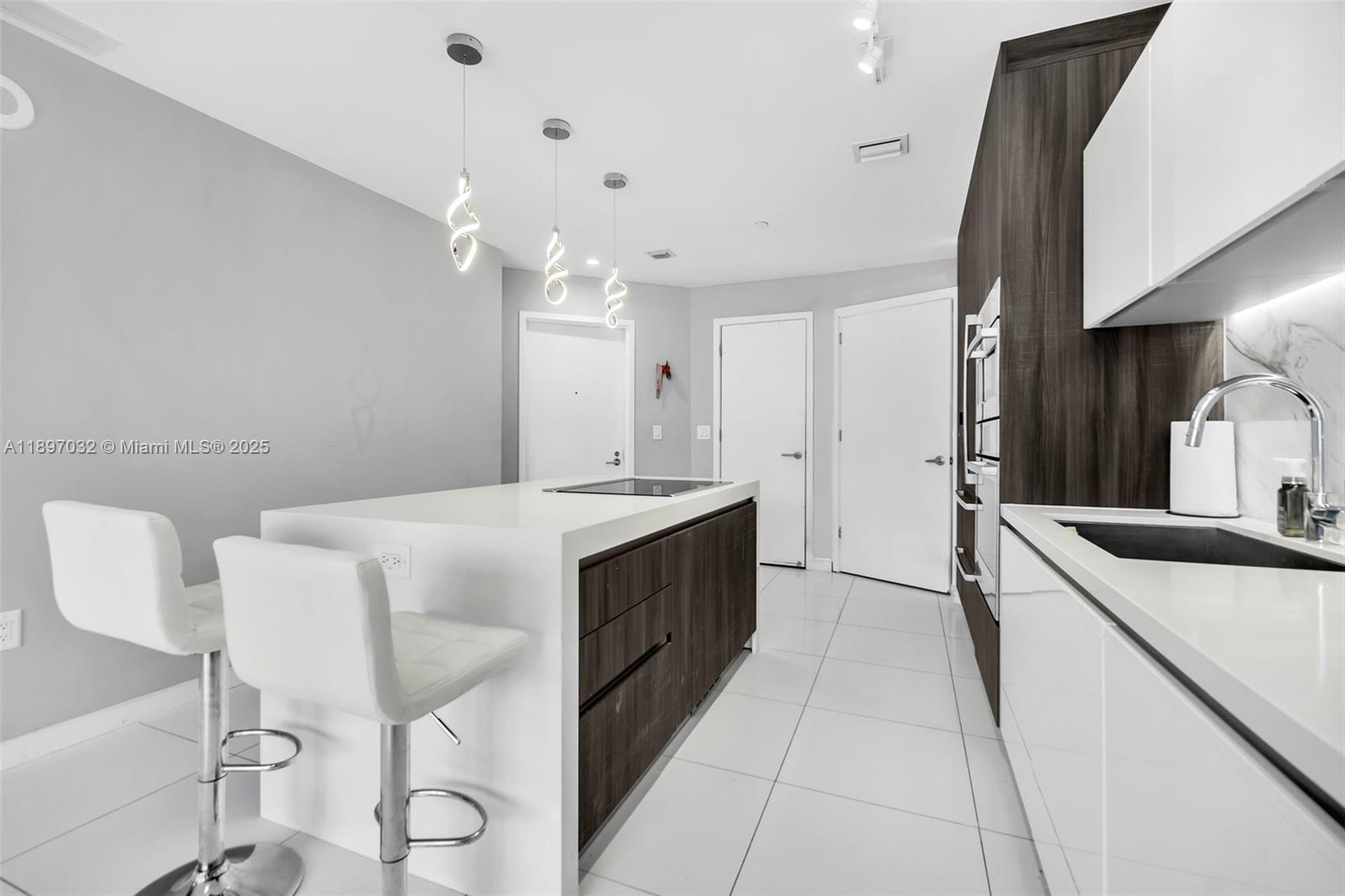 PARAMOUNT MIAMI WORLDCENT - Residential