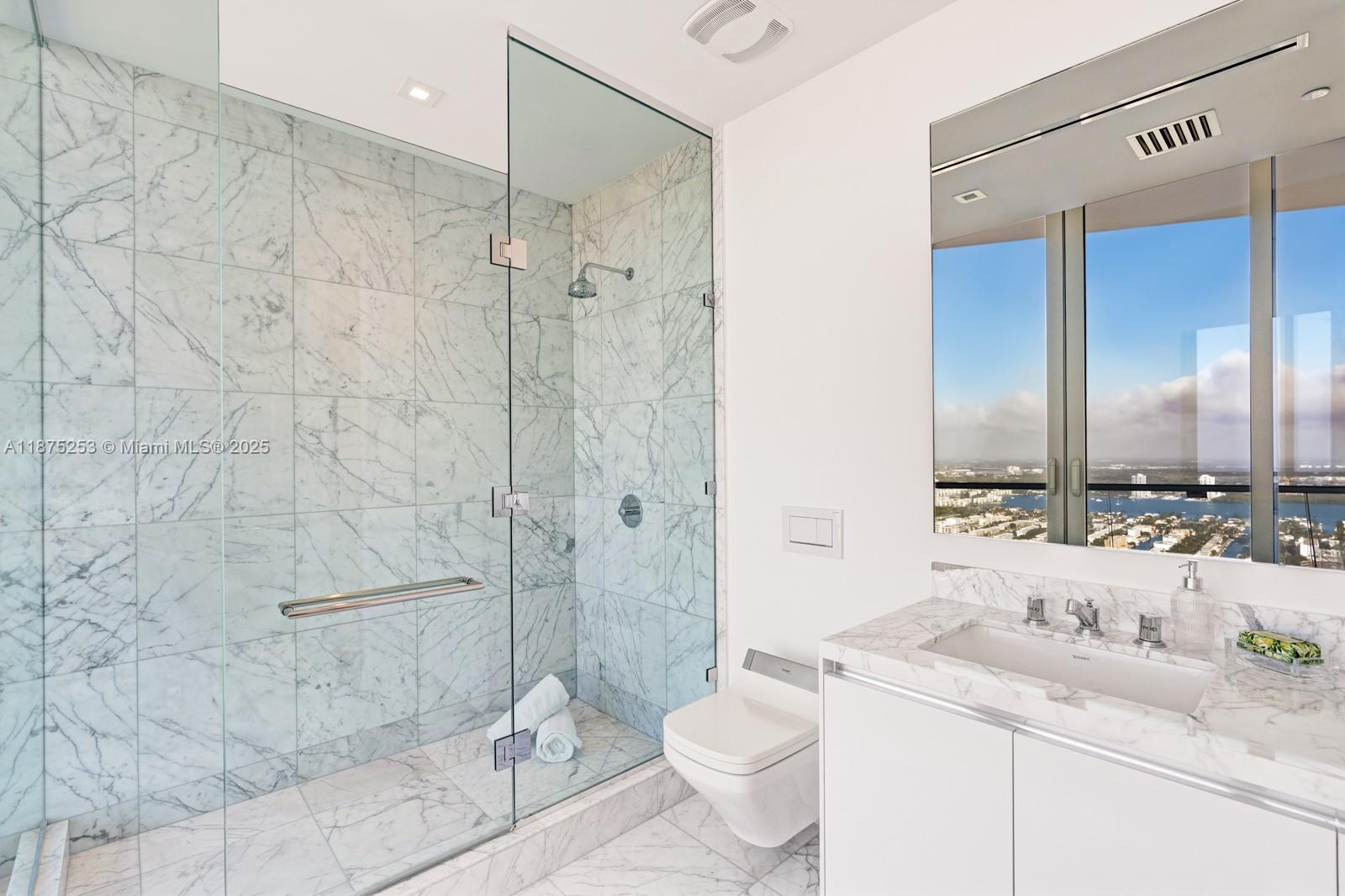 JADE SIGNATURE CONDO - Residential