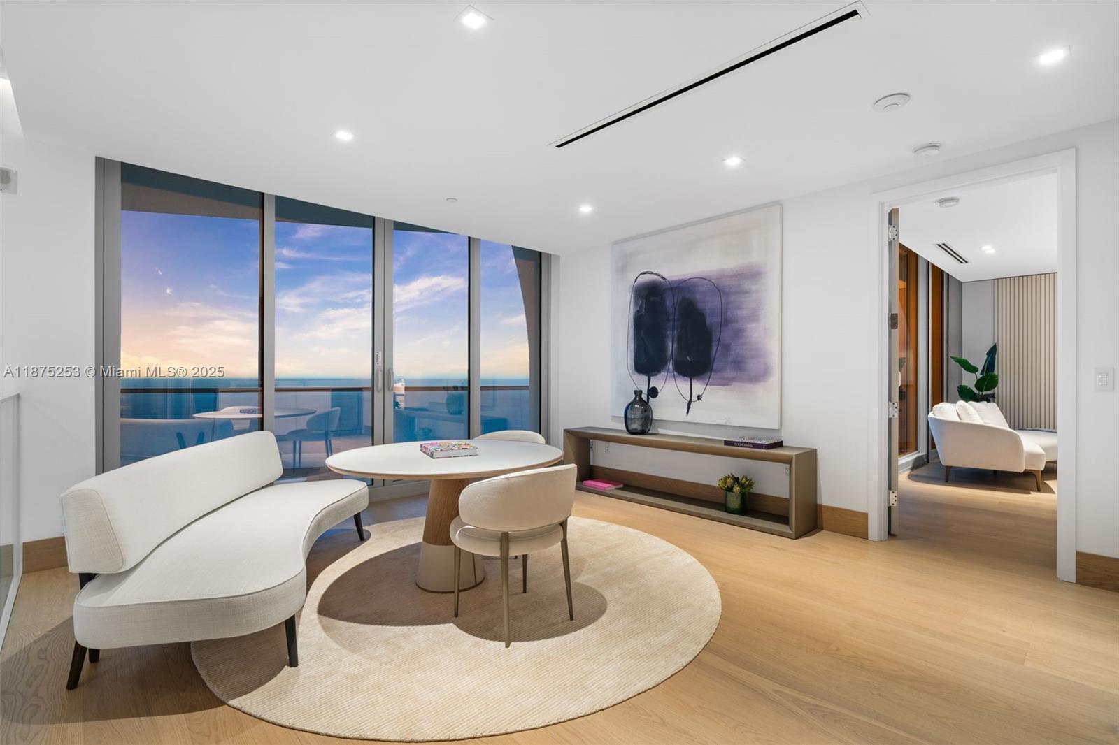 JADE SIGNATURE CONDO - Residential