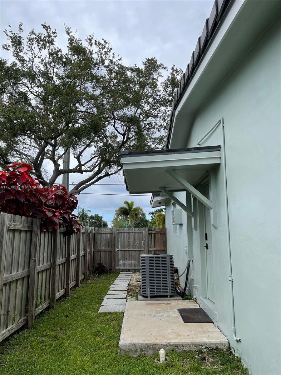 RO-LEN ACRES 2ND ADD - Residential