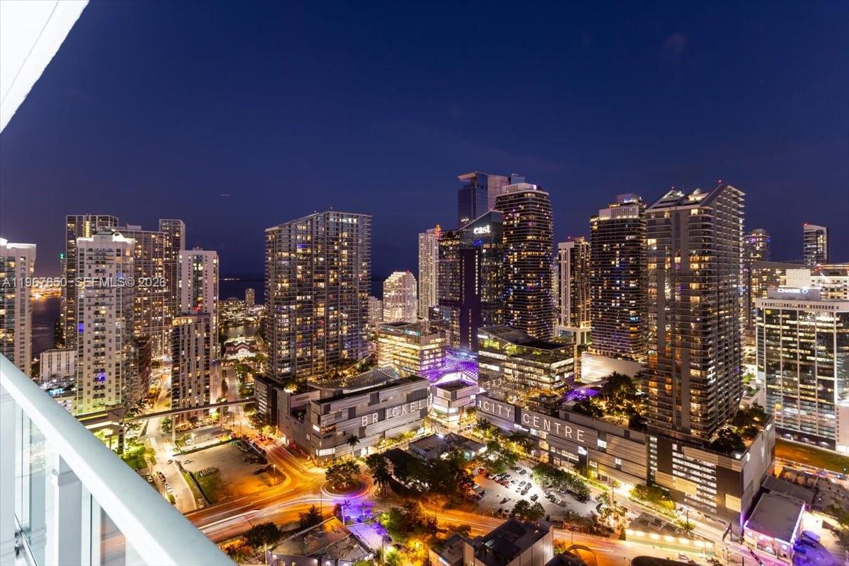 MINT CONDO - Residential