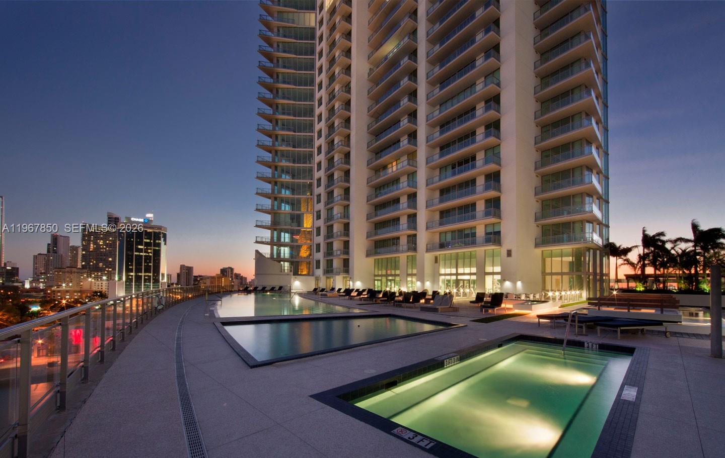 MINT CONDO - Residential