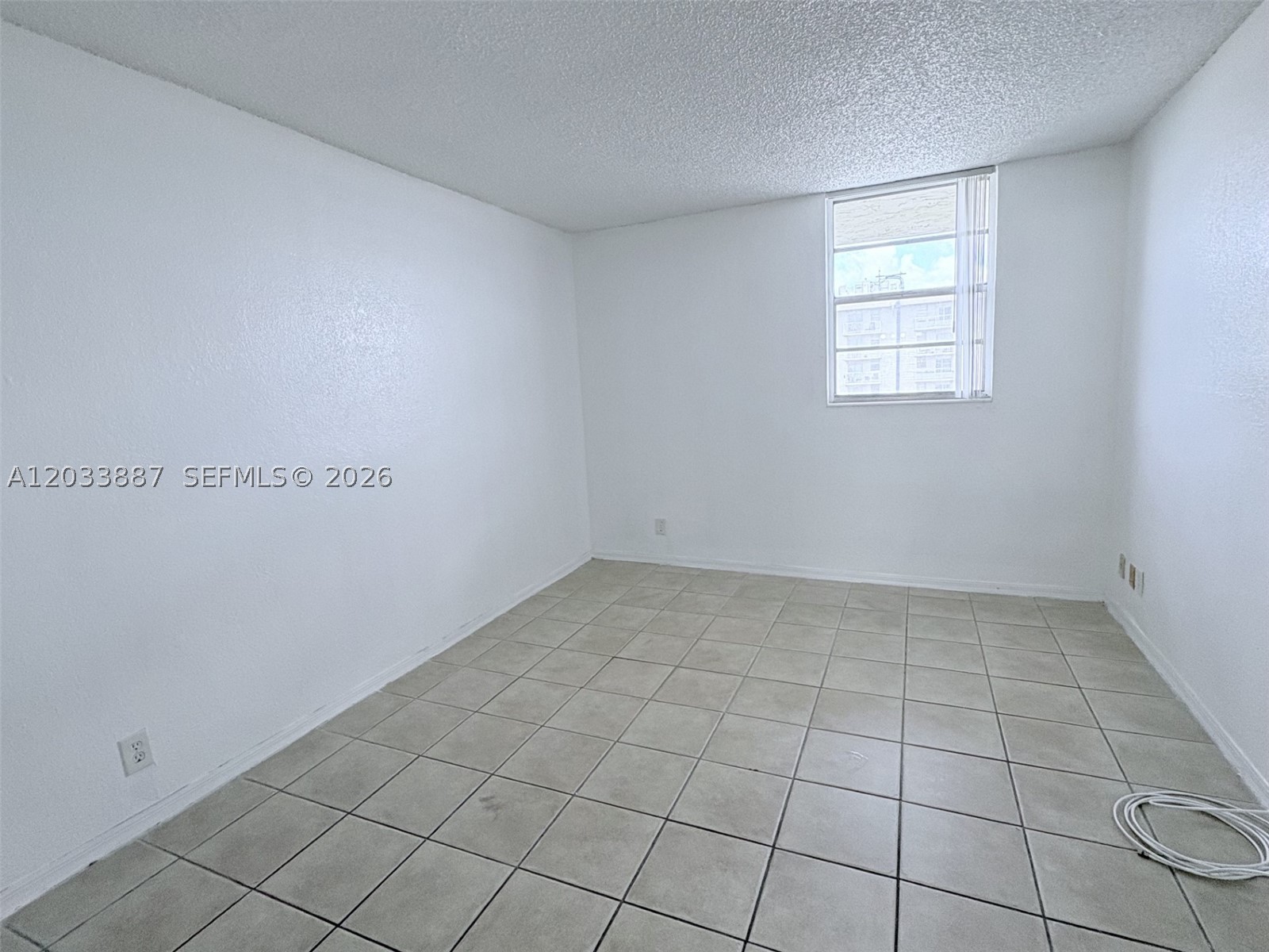 YOLANDA VILLAS CONDO - Residential Lease