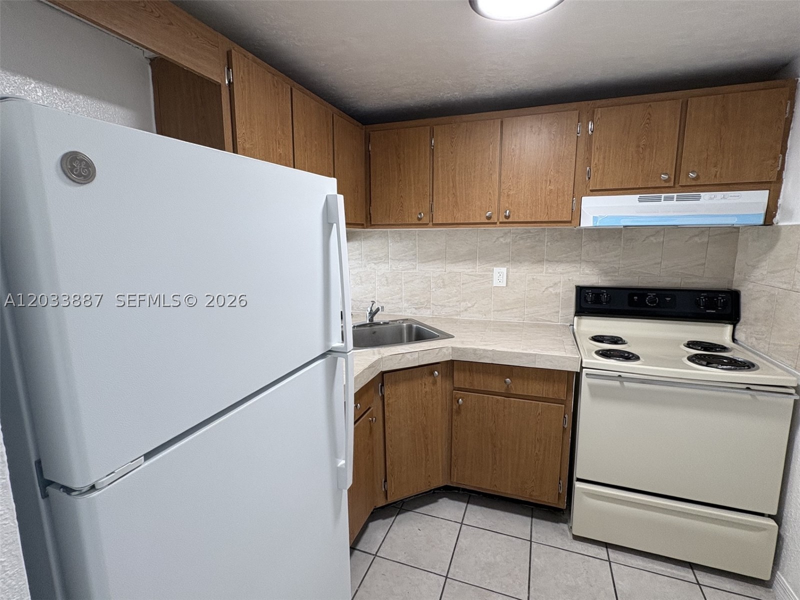 YOLANDA VILLAS CONDO - Residential Lease